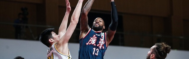  北控男篮防守漏勺遭广东宏远痛击
