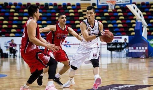  广州龙狮防守反击，爆冷击败浙江广厦队