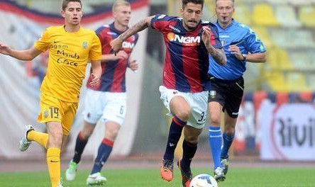  维罗纳门将神勇，多次扑救保住平局  