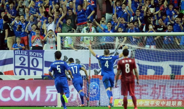  武磊破门海港击败申花夺超级杯