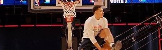  扣篮大赛创意无限，飞行大队竞逐天际