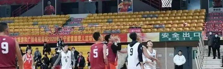  残疾人篮球锦标赛，运动员拼搏精神感人