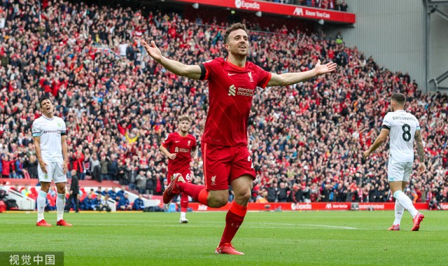  热那亚主场气势如虹，完胜下游球队  