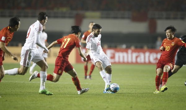  国足世预赛关键战惜败韩国队