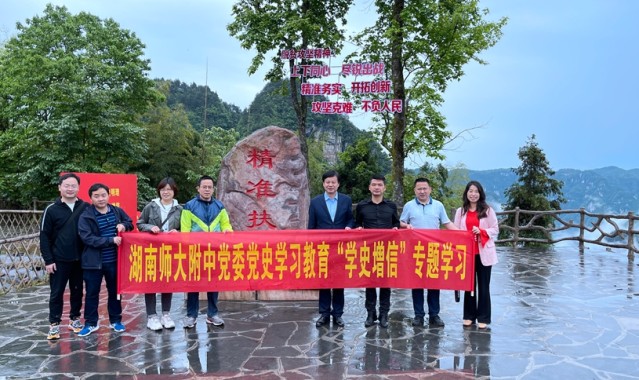  高校网球联赛激战正酣，学霸选手兼顾学业训练