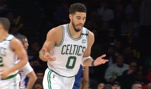  塔图姆末节爆发绿军加时险胜雄鹿