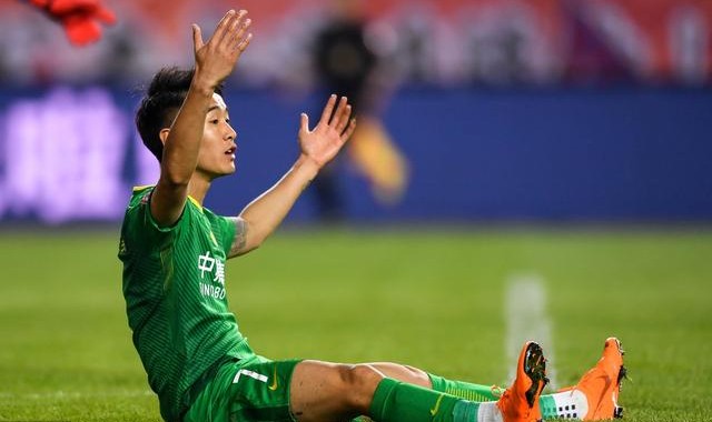  主场优势尽显，球迷助威声震四方