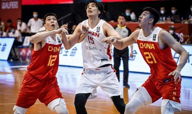  男篮亚洲杯预选赛，中国队完胜伊朗