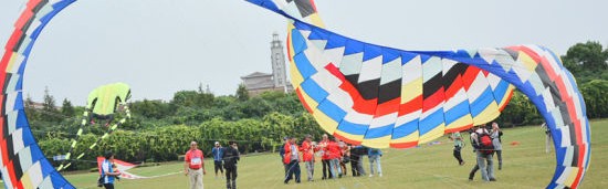  跨国友谊赛精彩纷呈，文化交流架起桥梁  
