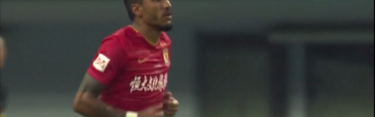  德比大战火花四溅，红黄牌频现火药味