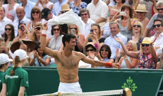 穆雷草地王者归来，温网捧杯泪洒赛场