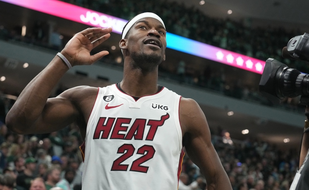  塔图姆关键抢断制胜，凯尔特人险胜热火队