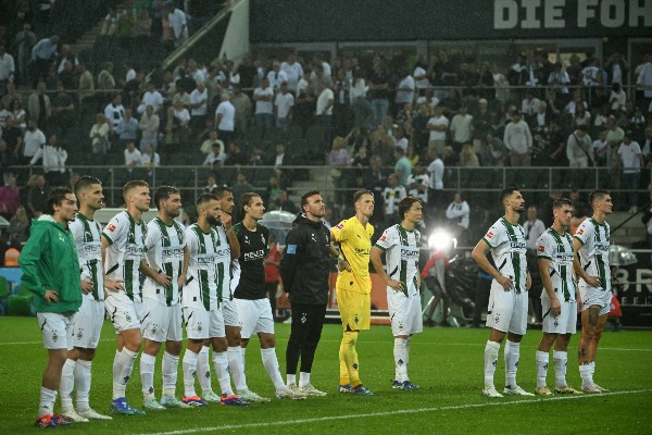  卡恰诺夫挽救多个破发点惊险过关