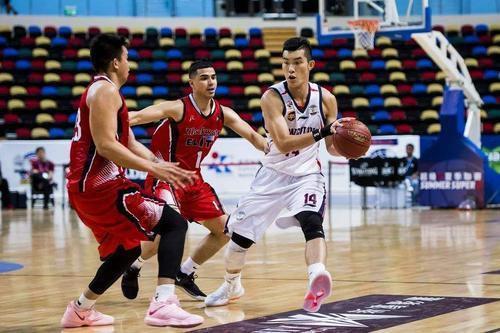  广州龙狮防守反击，爆冷击败浙江广厦队