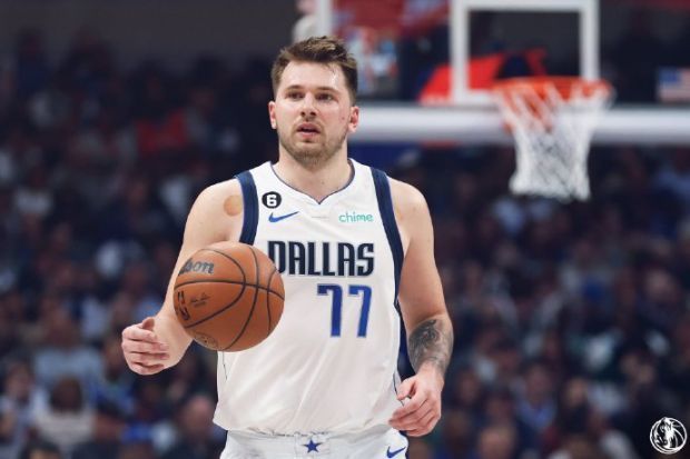  东契奇超神发挥独行侠轻取开拓者